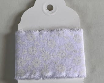 Ruban de tissu déchiré à la main fait main