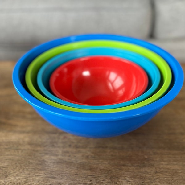 Vintage melamine mixing bowls / retro nesting bowls / primary color kitchenware / bowl set