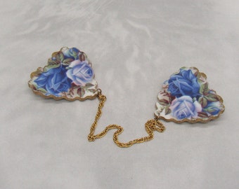 Broken China Brooch Set 2 Beautiful Blue Roses Hearts Design Ladies Vintage Fashion