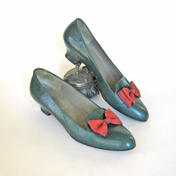 Pappagalllo Green Pumps with Bows