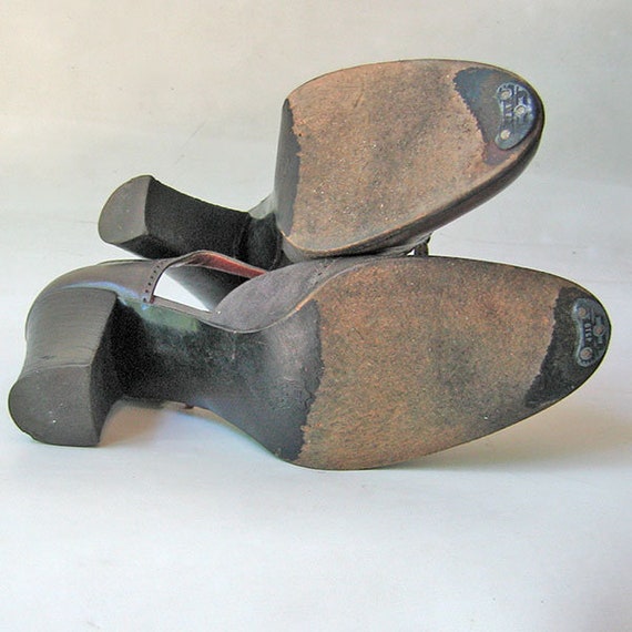 YSL Grey Spectator T-Strap Suede and Leather Heels - image 7