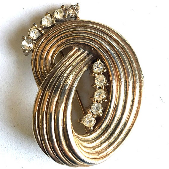 TRIFARI Brooch Gold Metal and Diamond Rhinestones - image 3