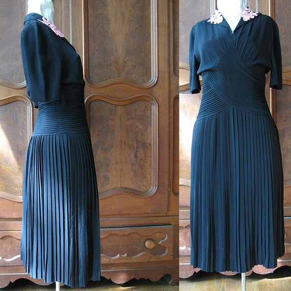 Medium 1940s Black Skirt Pleated Rayon Crepe