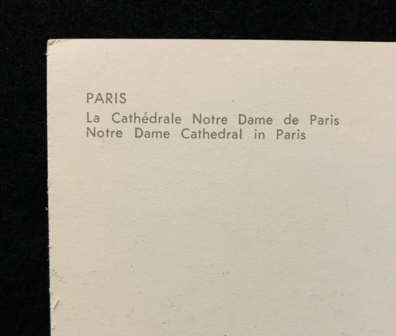 VINTAGE FRENCH POSTCARDS Notre Dame Gauguin Cite di Carcassone Chateau Batailley Chateau D'Angers Grotte de Font-de-Gaume en Périgord image 3