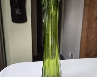 Vintage MCM lime green 6 finger LE Smith swung glass vase 12&quot; tall with 3&quot; mouth. Gorgeous