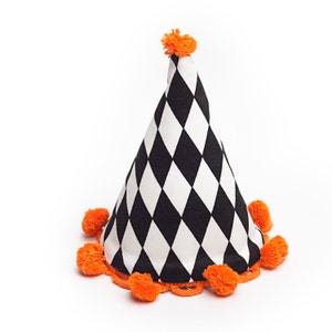 Fabric party hat - Little Pierrot  /// Chapeau de fête en tissu - Pierrot