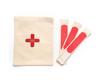 The bandage kit /// Les pansements