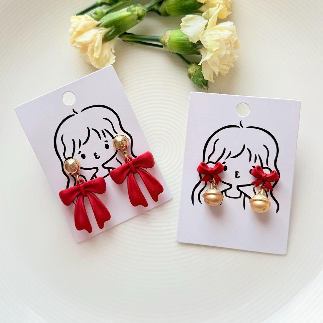Orecchini natalizi con campanella dorata e fiocco rosso: perni in argento sterling｜regalo di Natale - Italia