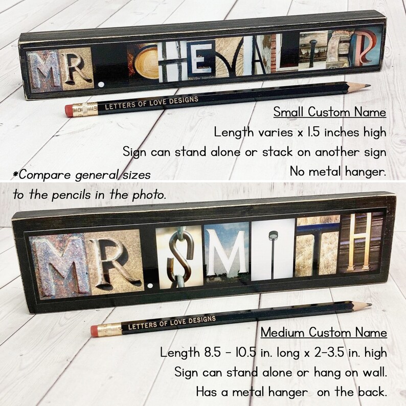Puede incluir: Dos letreros de nombre personalizados con marcos negros y dise&ntilde;os de letras desgastadas. El letrero superior dice "MR. CHEVALIER" y el inferior "MR. SMITH". Un l&aacute;piz con "LETTERS OF LOVE DESIGNS" est&aacute; frente a cada letrero. El letrero peque&ntilde;o mide 3,8 cm de alto.