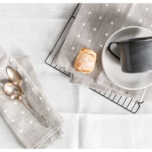 White Dots Linen Napkin immagine 3