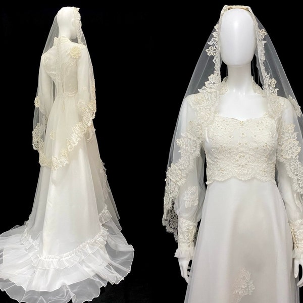 Vintage 80s XS wedding dress gown with mantilla veil modest romantic white organza lace trim bust 34"/ waist 26"/ hips 44"