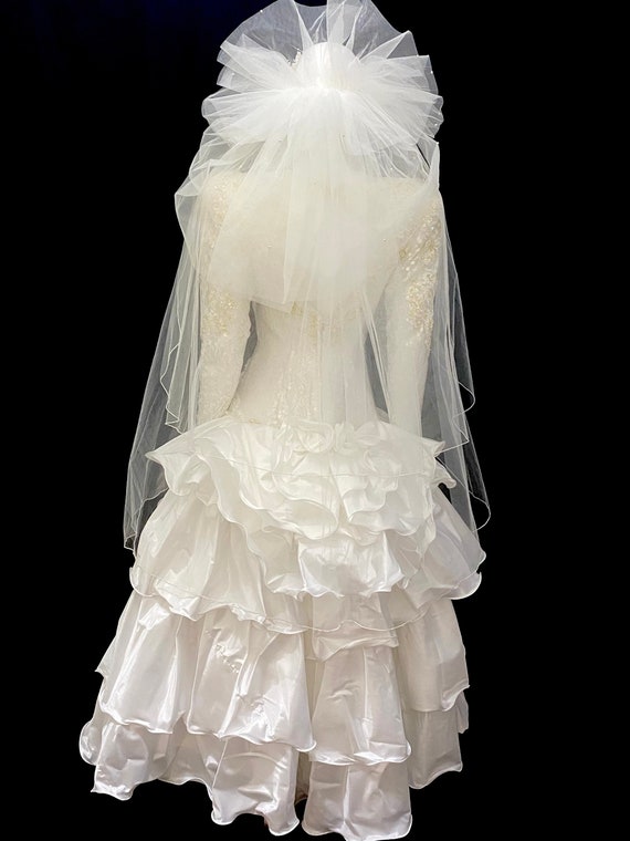 Vintage 80s M wedding dress Demetrios over the to… - image 9