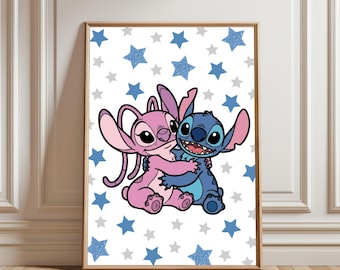 Póster de Stitch y Angel abrazándose. Lindo arte de pared de Stitch y sus amigos. Impresión de dibujos animados de Stitch. Decoración infantil de Disney para habitación de niños. Imprimible.