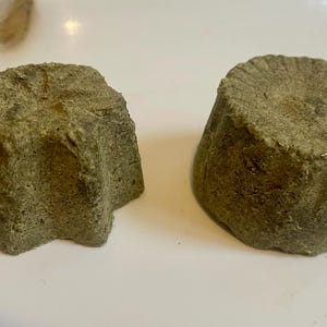 Solid wild thyme shampoo