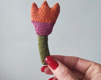 Tulipe. Fleur. Cadeau pour elle. Prêt à être expédié. Épingle.