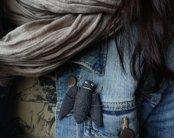 Handmade Linen Cockroach Brooch – Embroidered Insect Pin – Unique Creepy Cute Textile Jewelry – Gothic Gift for Brave Souls