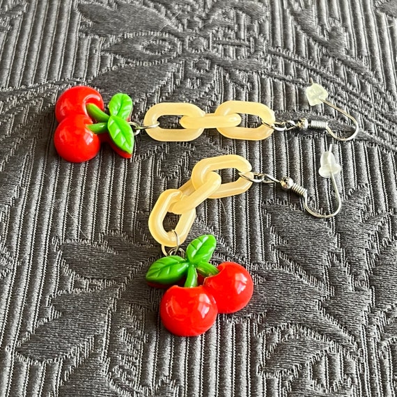Vintage Novelty Cherries & Chains Drop Dangle Ear… - image 1