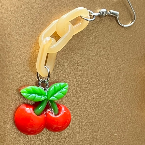 Vintage Novelty Cherries & Chains Drop Dangle Ear… - image 4