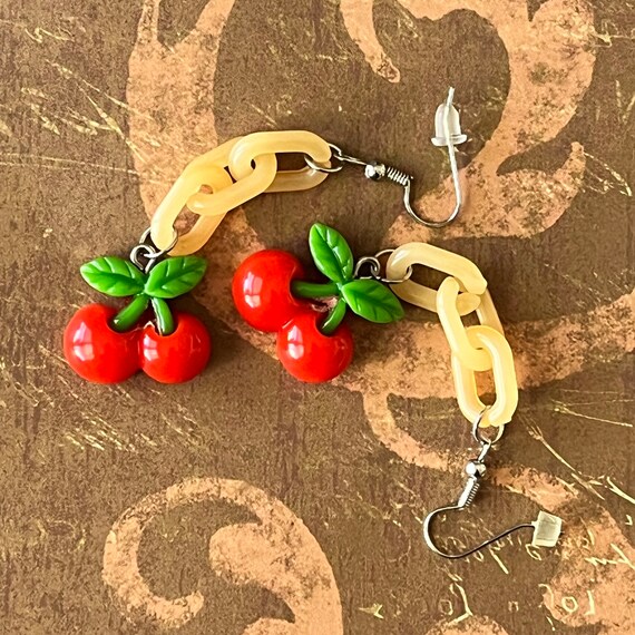 Vintage Novelty Cherries & Chains Drop Dangle Ear… - image 10