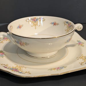 Vintage Floral Eggshell Nautilus Footed Cream Soup Bowls Vintage Floral Eggshell Nautilus Footed Cream Soup Bowls