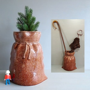 Vintage majolica pottery large sack shaped pot