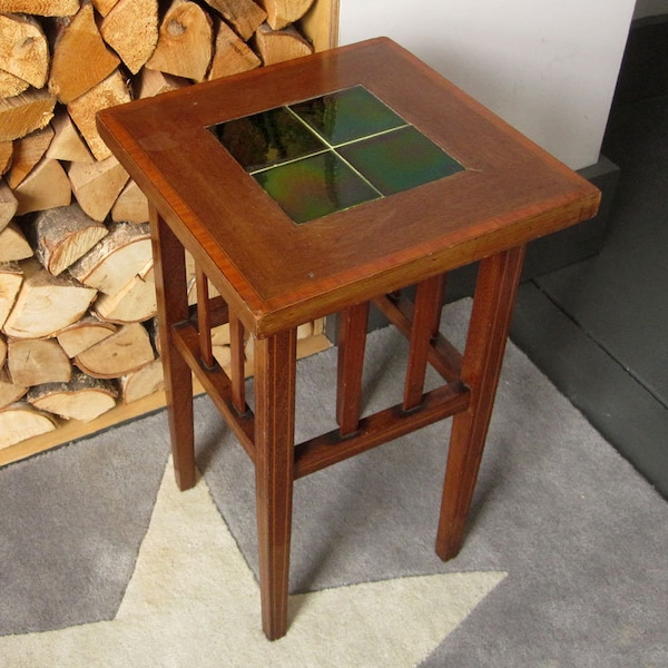 Vintage tile topped end table / Bedside table, lamp stand, occasional table