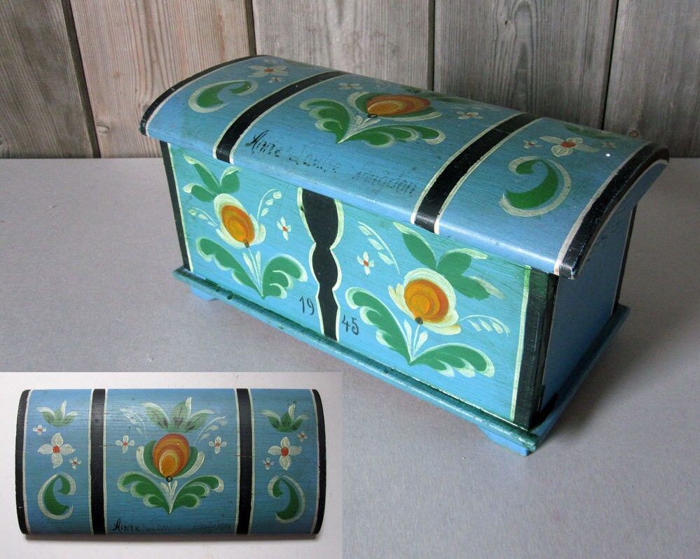 Vintage 1945 folk art box / Painted wooden storage box Etsy