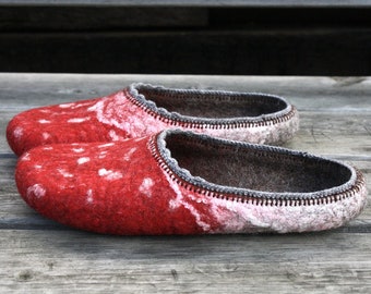 Red Mushroom slippers. Felt Wool slippers for women. Comfort gift for her. Luxury self loving gift.Hand crafted sustainable wool slippers.