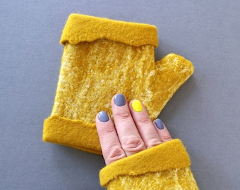 Fingerless for a good mood. Fine Merino wool fingerless gloves in mustard colour. Designed and made to order in UK