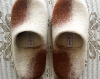Felted Wool Cowhide Slippers: Handmade Unisex Slip-ons