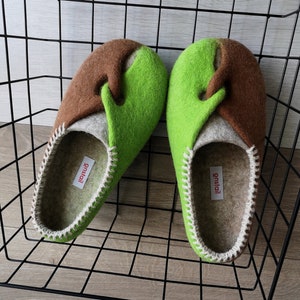 Felted wool slippers SPRING from SEASONS. Unique design. Bespoke felt slippers in neon green and brown for men and women. Made to order