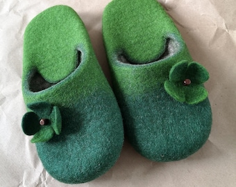 Green felt slippers with little flowers. Open heel felted wool slippers MADE TO ORDER.