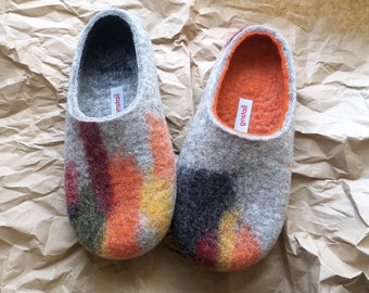 Happy feet wool slippers. "O&G" wool felted slippers in orange and grey with abstract pattern. Unisex style slippers made in UK.