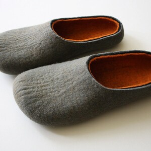 Hard line, Felt slippers Handmade to order, Grey and orange wool indoor slippers for adults, Unisex style slippers made in UK, image 2