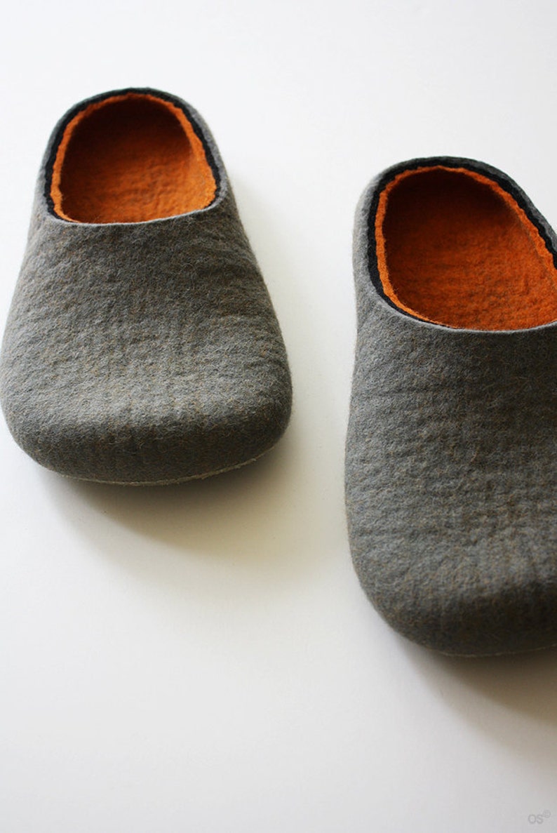 Hard line, Felt slippers Handmade to order, Grey and orange wool indoor slippers for adults, Unisex style slippers made in UK, image 1