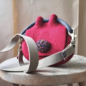 Red felted pouch cross body bag. Bespoke felted mini bag. Designer wool felt bag. Sustainable felt fashion. Handcrafted in UK image 3