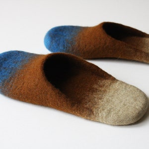 Wool felted slippers made to order. Open-heel felt slippers for men and women. Cozy gift idea. Bestseller felt slippers made in Britain. image 2