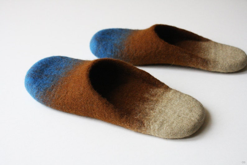 Wool felted slippers made to order. Open-heel felt slippers for men and women. Cozy gift idea. Bestseller felt slippers made in Britain. image 2