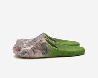 Zapatos sin cordones de lana con tacón verde