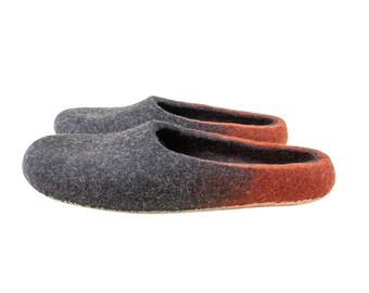 Red and Black wool felt slippers, Felted slippers in dark black with burned red colour heel, One style for women's and men's made in UK