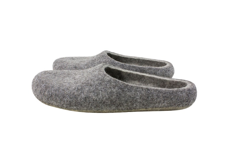 Felt wool slippers. Grey slippers. Eco wool felt slippers made to order in men and women size. Sustainable slippers made in UK. Onstail image 1