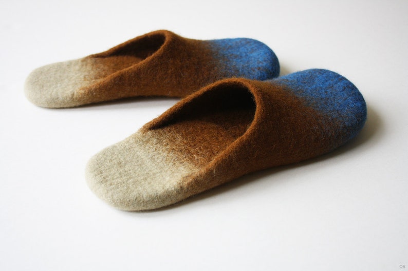 Wool felted slippers made to order. Open-heel felt slippers for men and women. Cozy gift idea. Bestseller felt slippers made in Britain. image 3