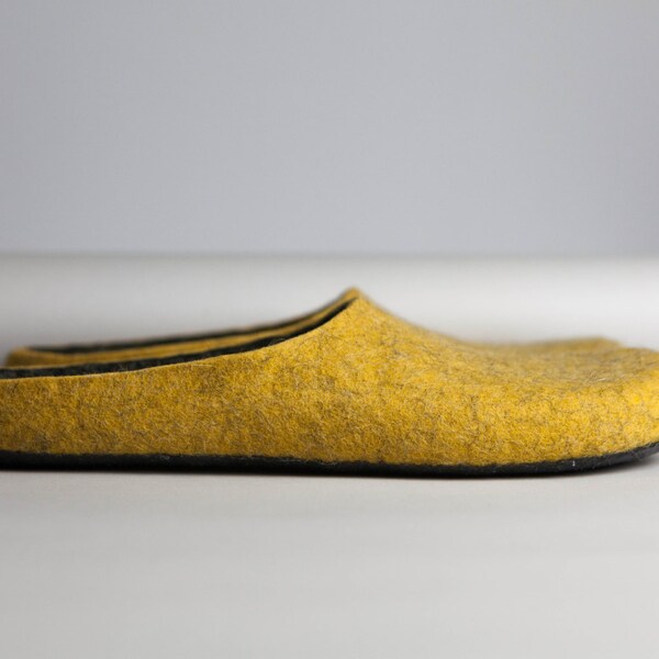 In Saffron " Felted wool slippers yellow - black  Ready to Ship in men's size Us 11 or Eu 44