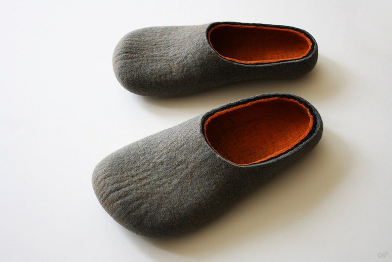 Hard line, Felt slippers Handmade to order, Grey and orange wool indoor slippers for adults, Unisex style slippers made in UK, image 3