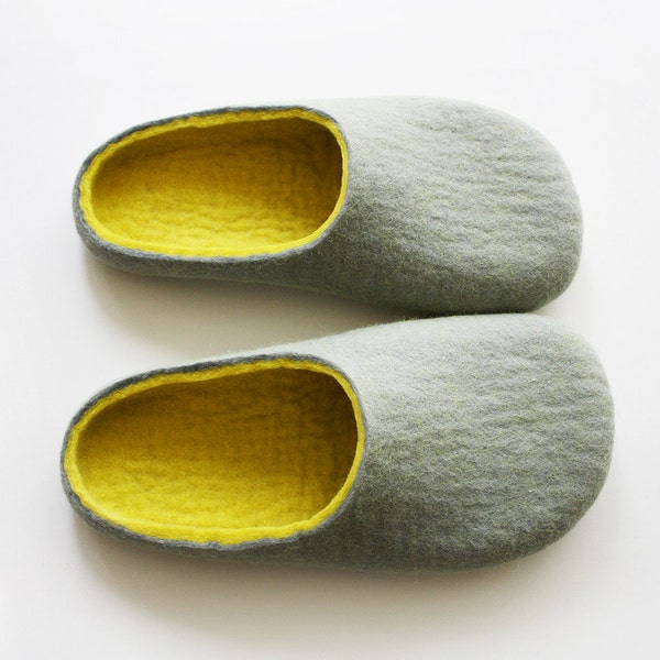 Felted wooly slippers in light grey and Egg yolk yellow insole in women's size EU 37