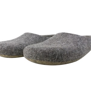 Felt wool slippers. Grey slippers. Eco wool felt slippers made to order in men and women size. Sustainable slippers made in UK. Onstail image 2