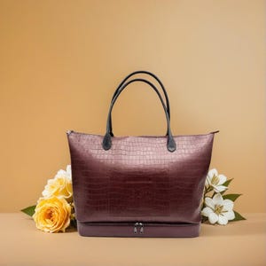 Sehr große bordeauxfarbene Tasche