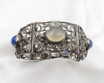 Circa 1910.  Silver Filigree and Chalcedony Link Bracelet