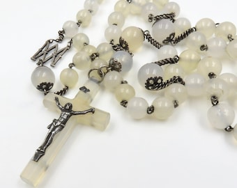 Circa 1820.  European Chalcedony and Silver Rosary