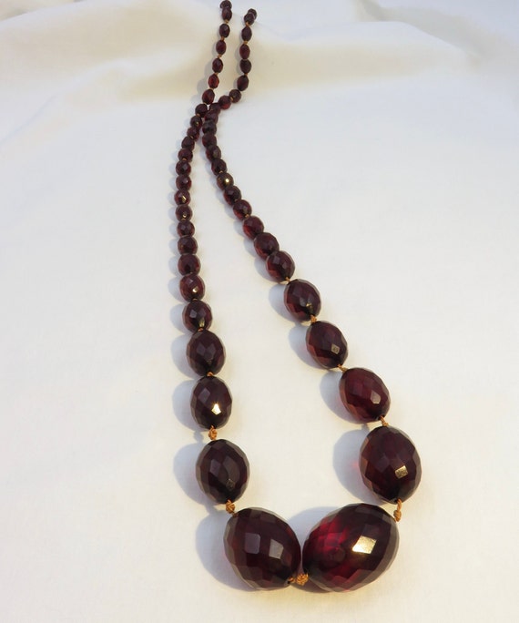Circa 1930.  Faceted Bakelite Bead Necklace, Cher… - image 3